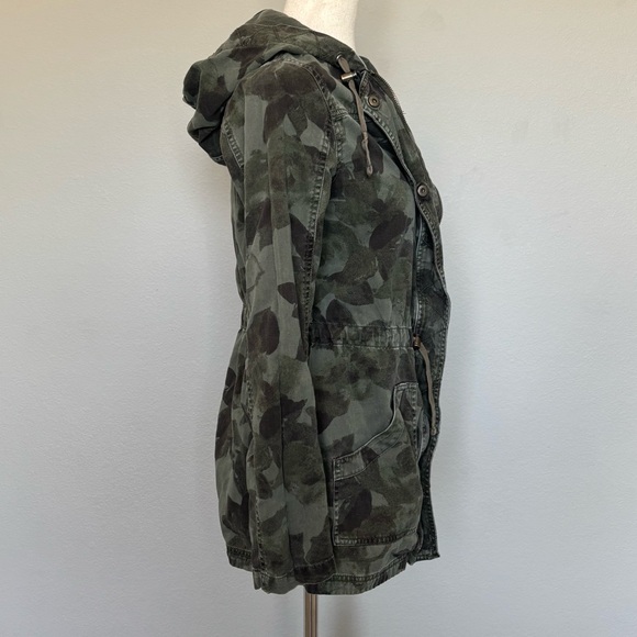 Mossimo Women’s Lightweight Utility Camo Print Jacket, EUC - Picture 4 of 12